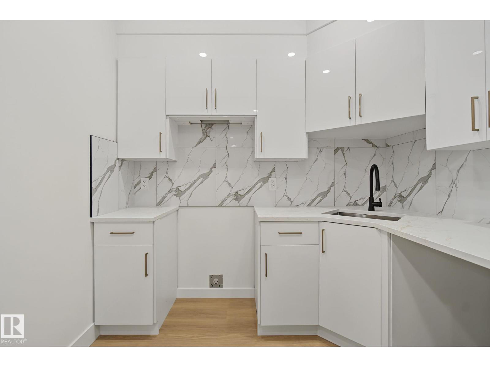 10617 60A AV NW - 54