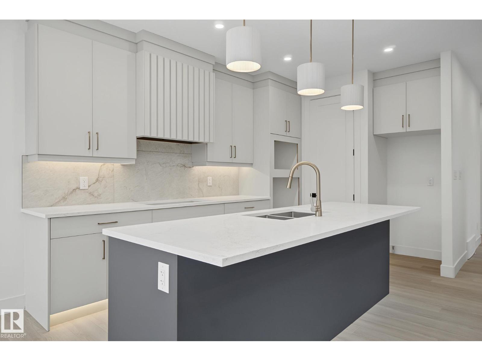 10617 60A AV NW — photo 7