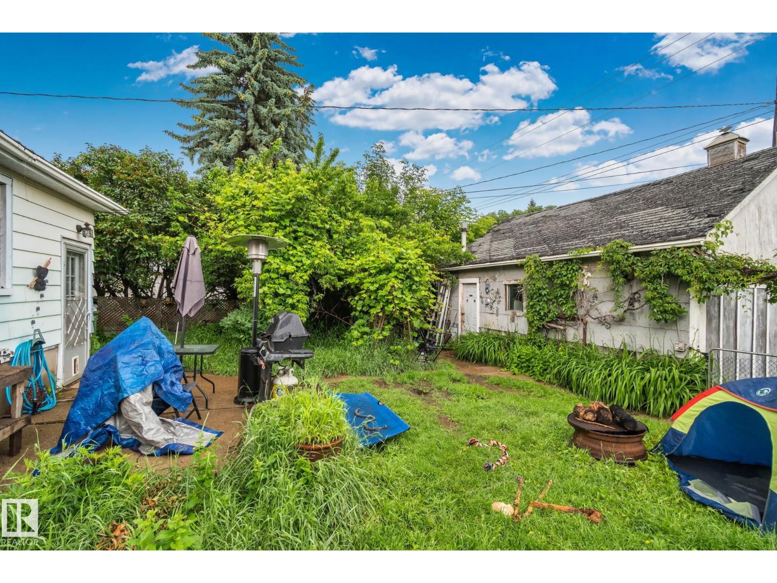 11209 38 ST NW - 9
