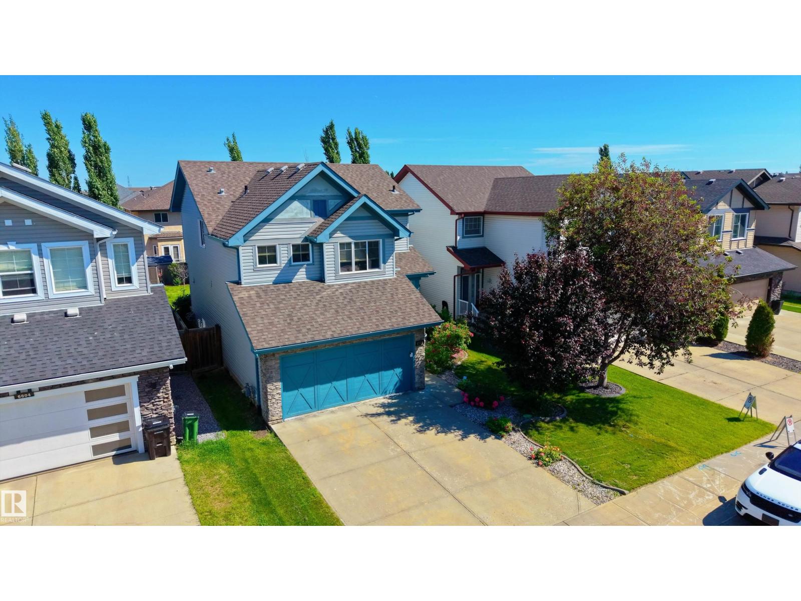 6736 19 AV SW - 52