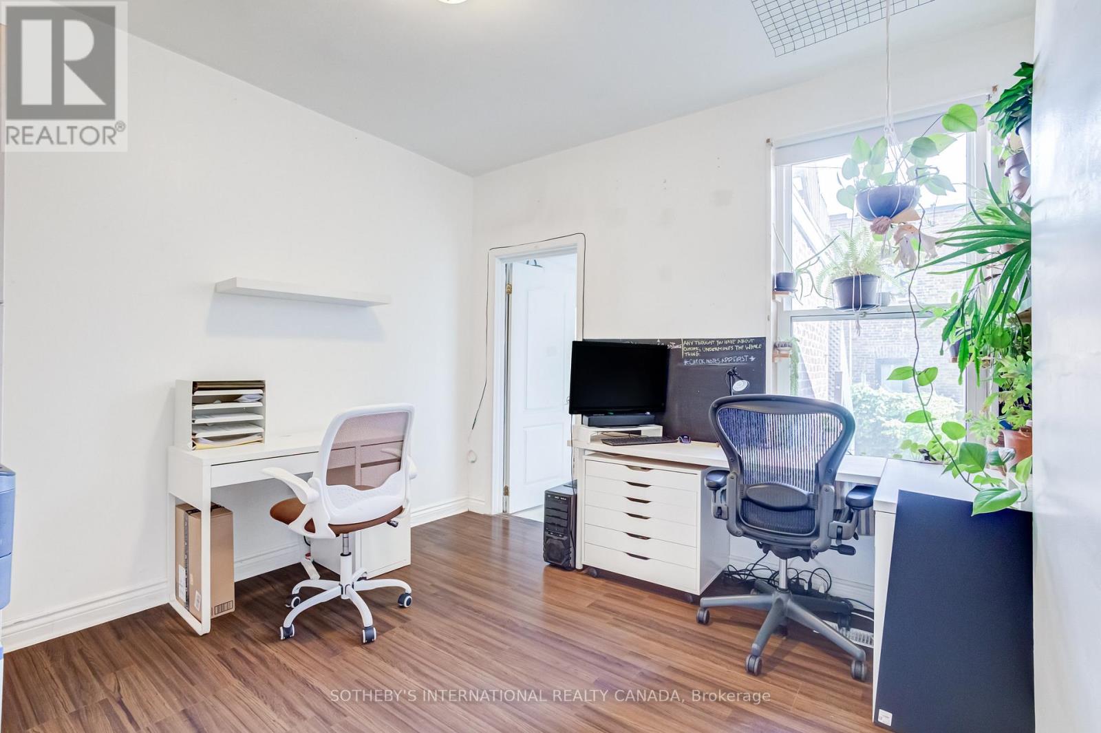 1213 COLLEGE STREET - 11