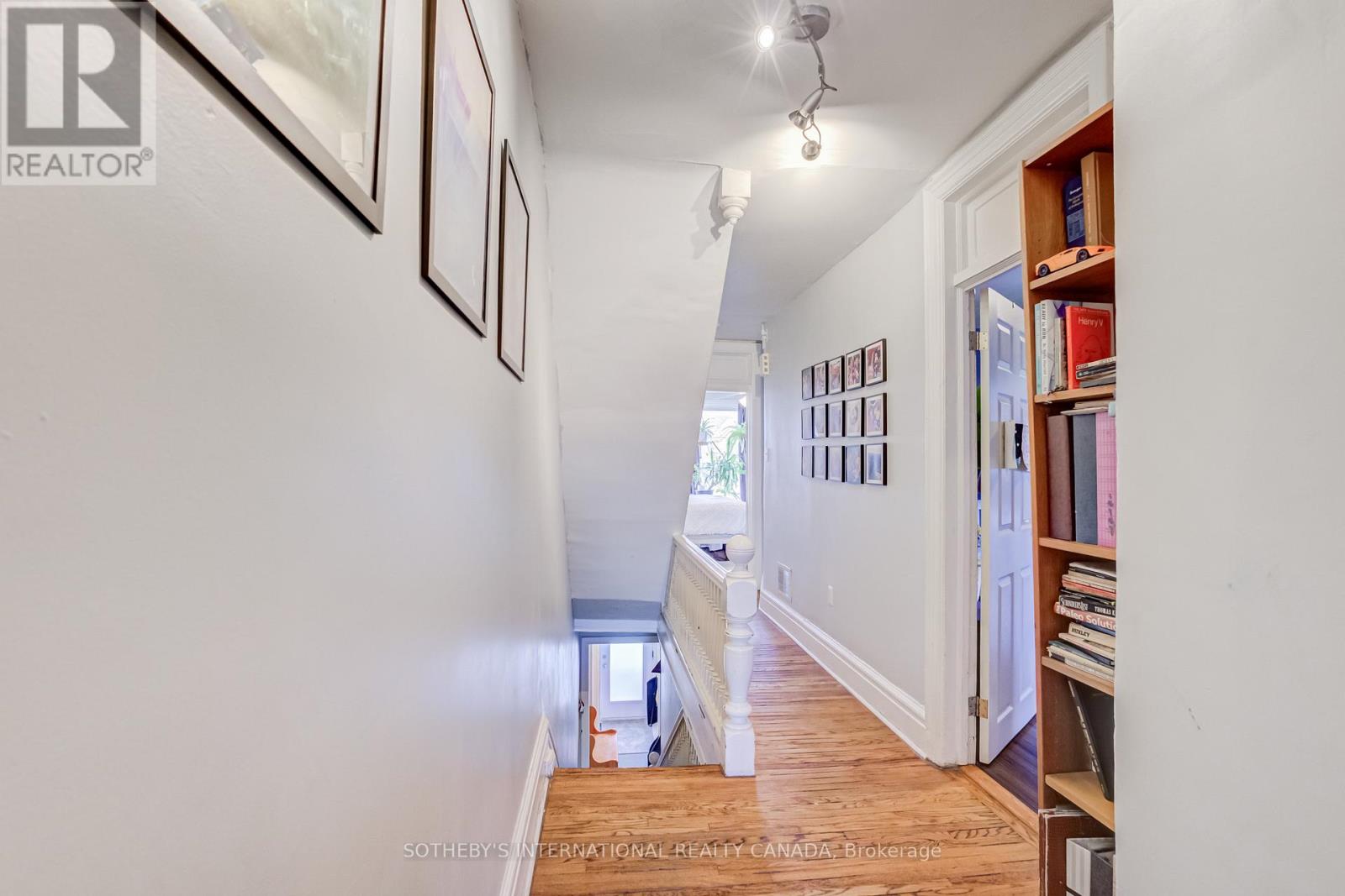 1213 COLLEGE STREET - 13