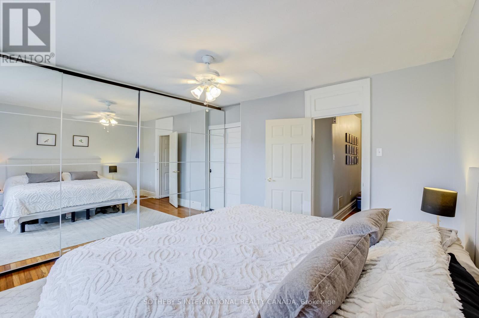 1213 COLLEGE STREET - 15