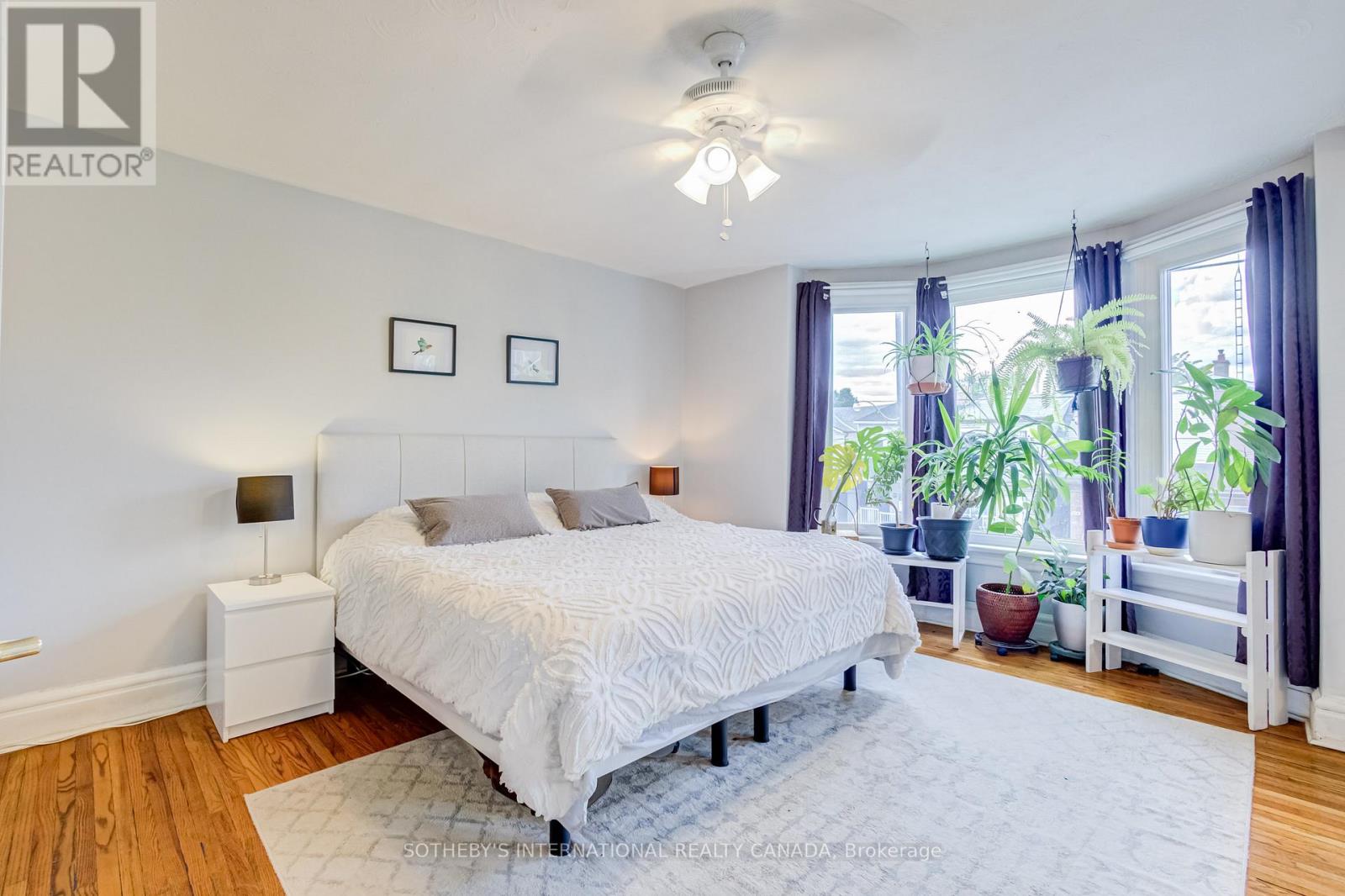 1213 COLLEGE STREET - 16