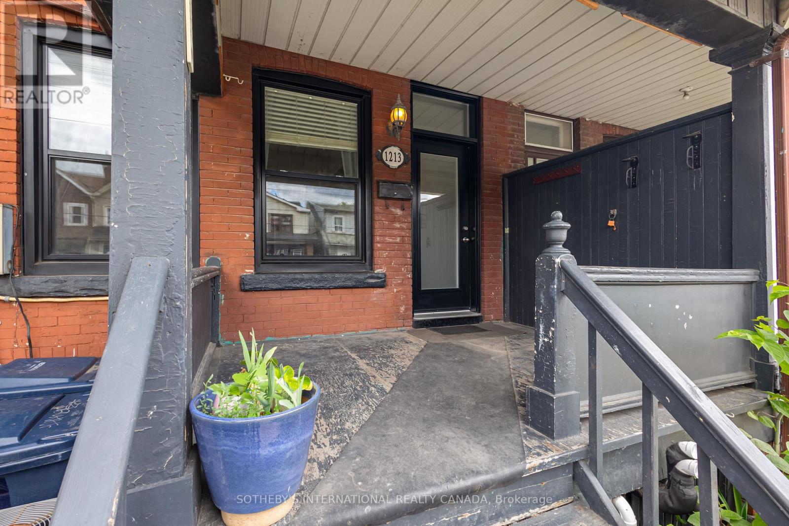 1213 COLLEGE STREET - 2