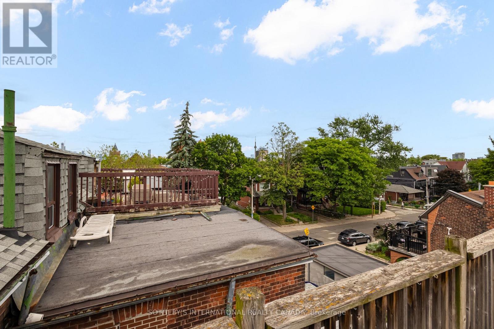 1213 COLLEGE STREET - 22