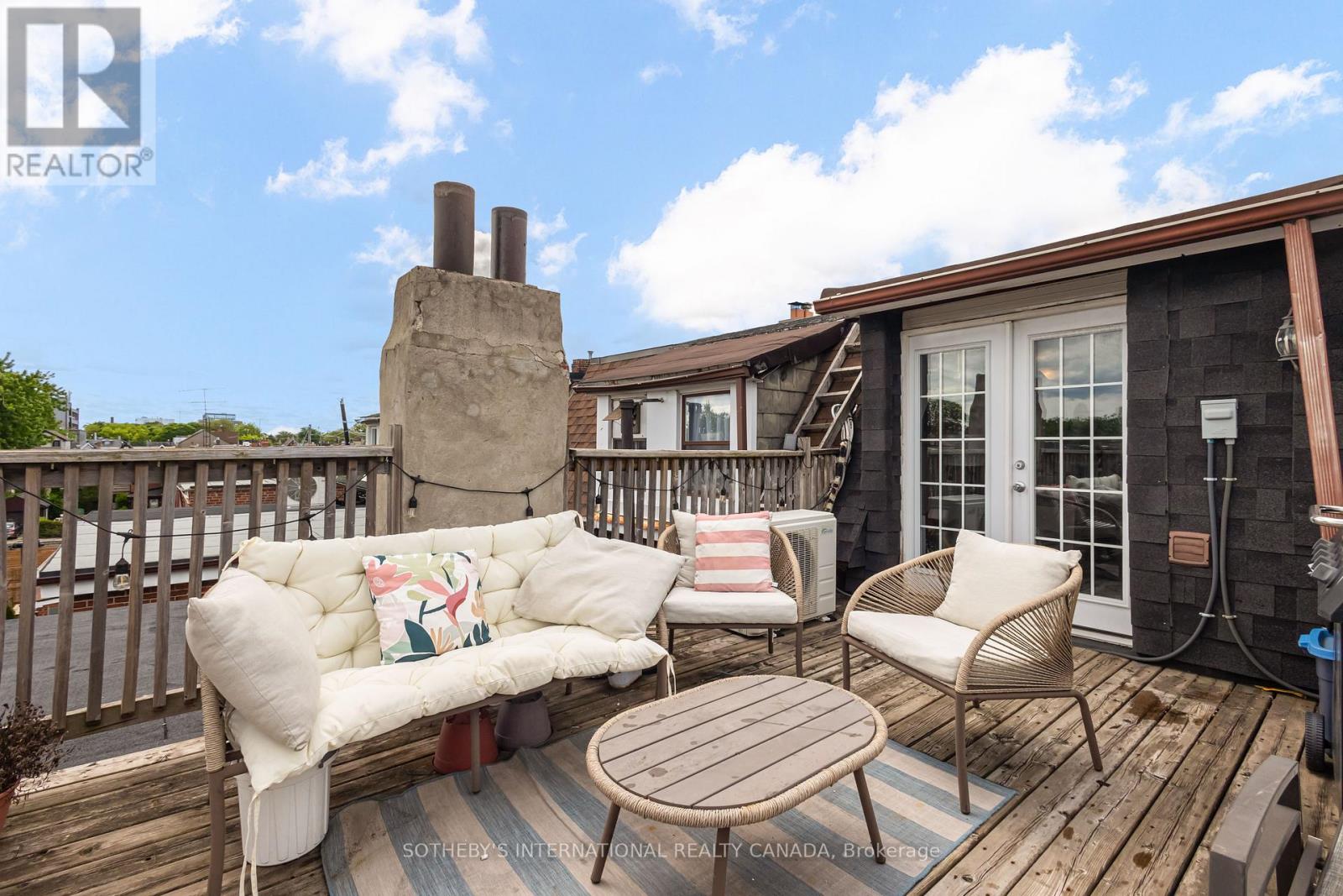 1213 COLLEGE STREET - 23