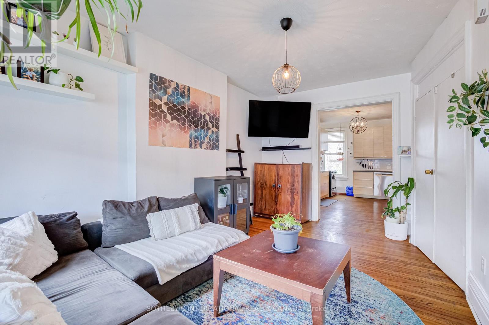 1213 COLLEGE STREET - 4