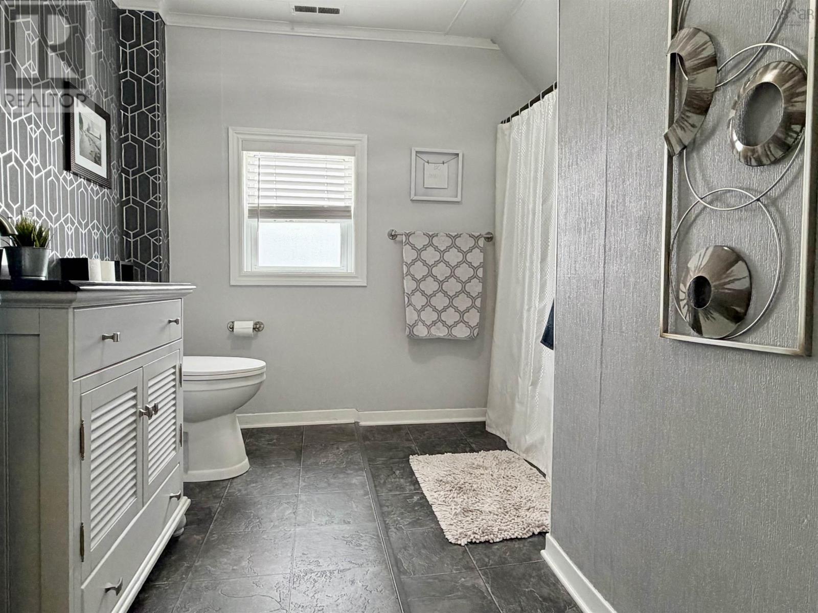 11 Havenside Road - 37