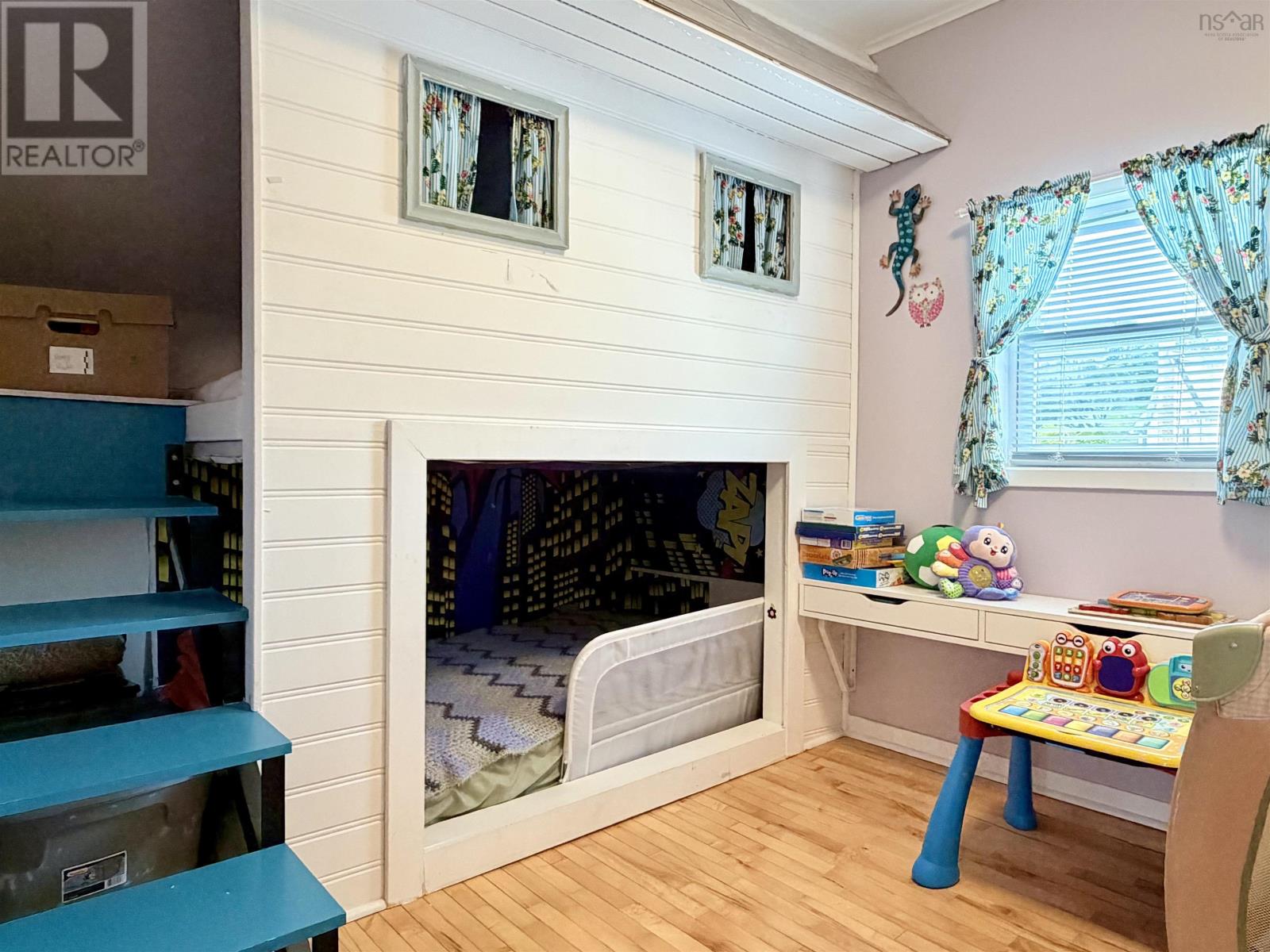 11 Havenside Road - 32