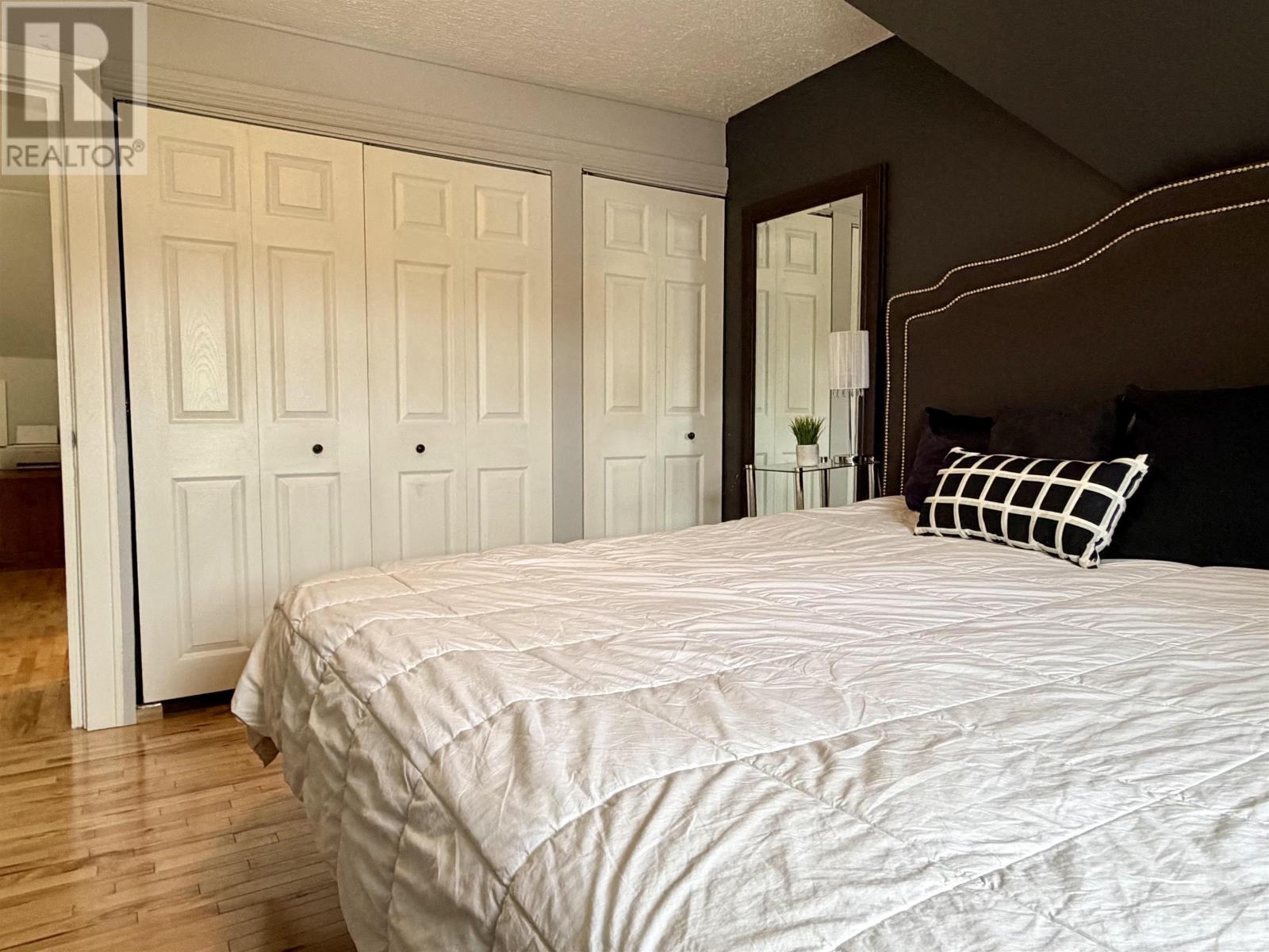 11 Havenside Road - 36