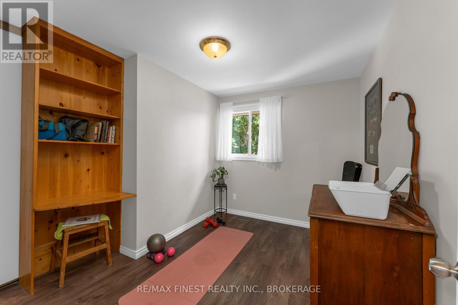 99 BEVERLY STREET - Image 28