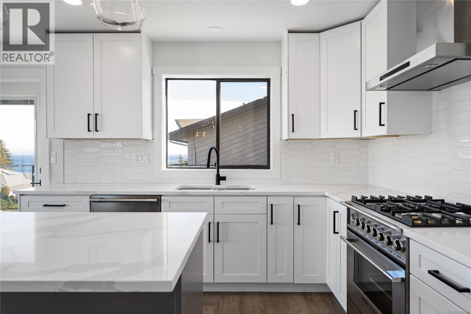 819 Athena Pl - 10