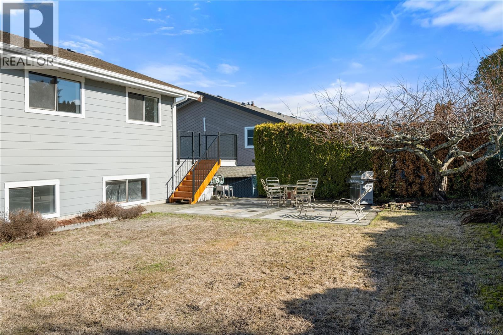 819 Athena Pl - 35