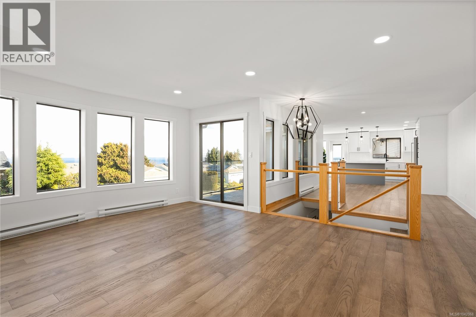 819 Athena Pl - 4