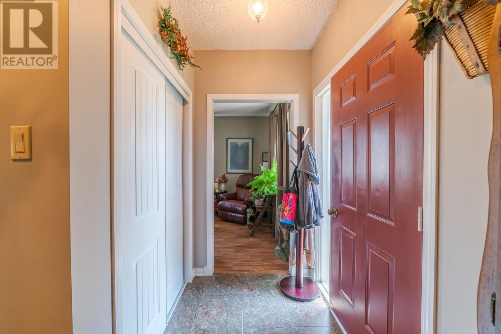 164 Winnipeg AVE - 12