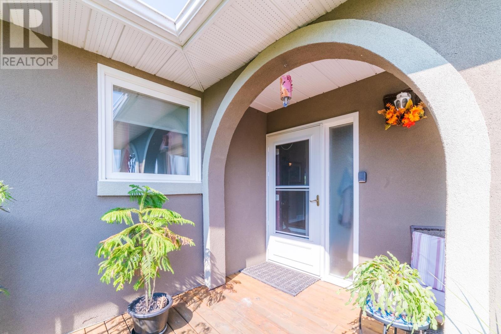164 Winnipeg AVE - 3
