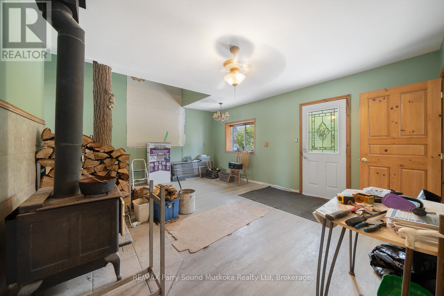 92 BLUE LAKE ROAD - 12