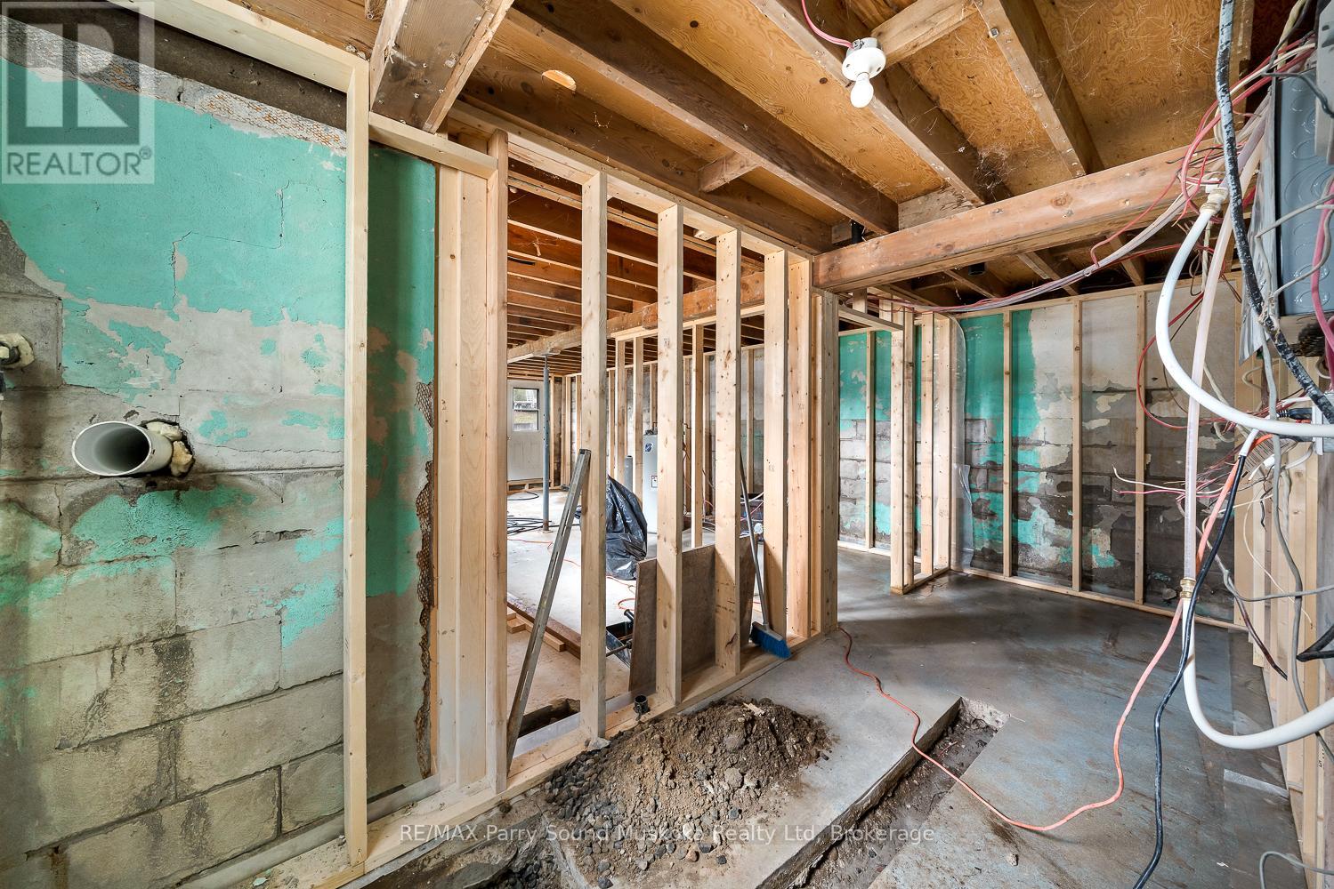 92 BLUE LAKE ROAD - 22