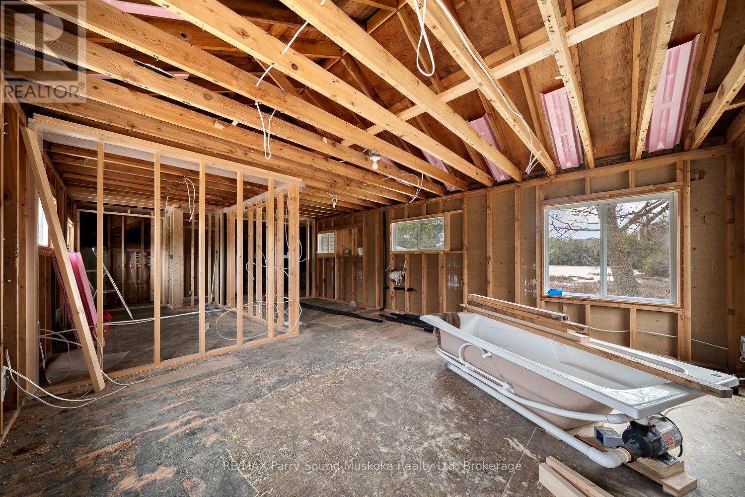 92 BLUE LAKE ROAD - 26