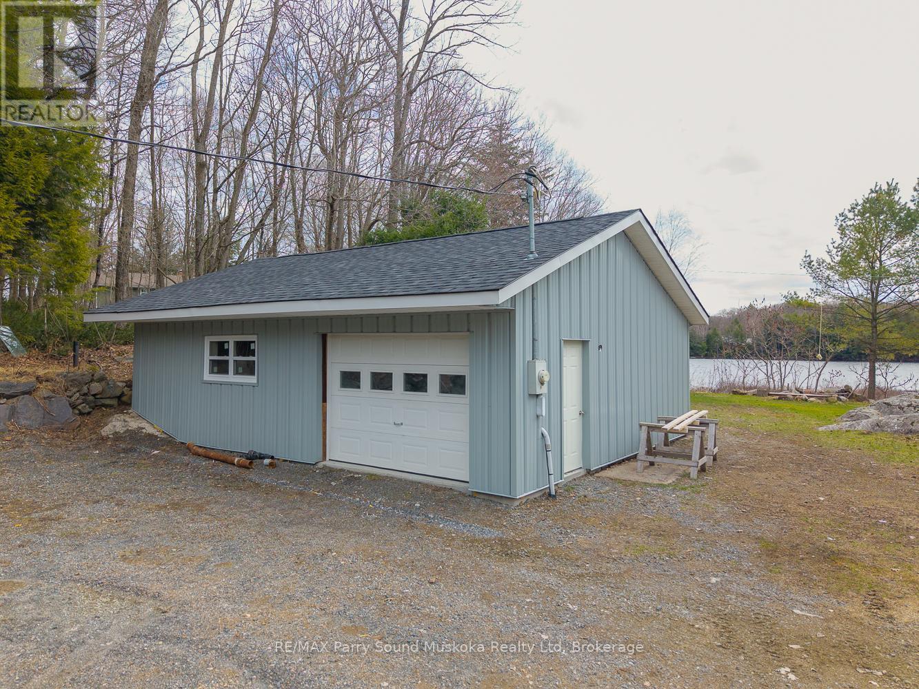 92 BLUE LAKE ROAD - 8