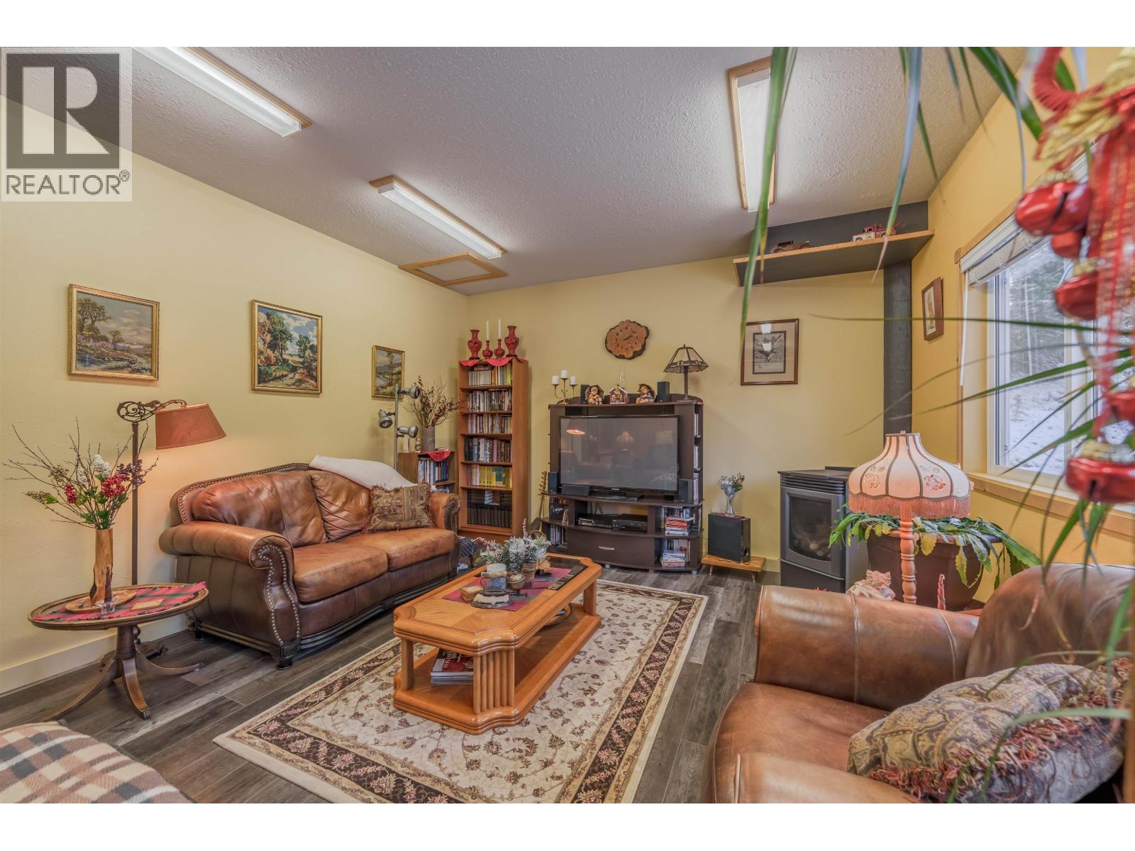 6154 MARLBOROUGH ROAD - 3