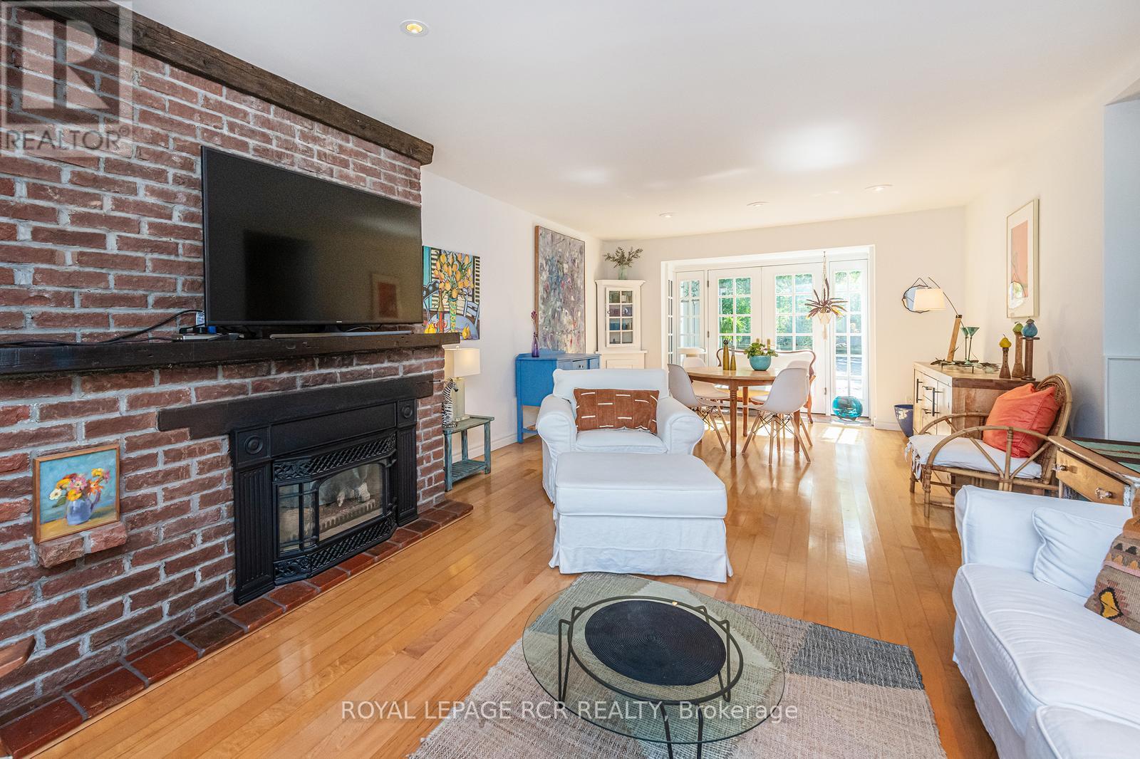 114 KENNEDY ROAD - 12