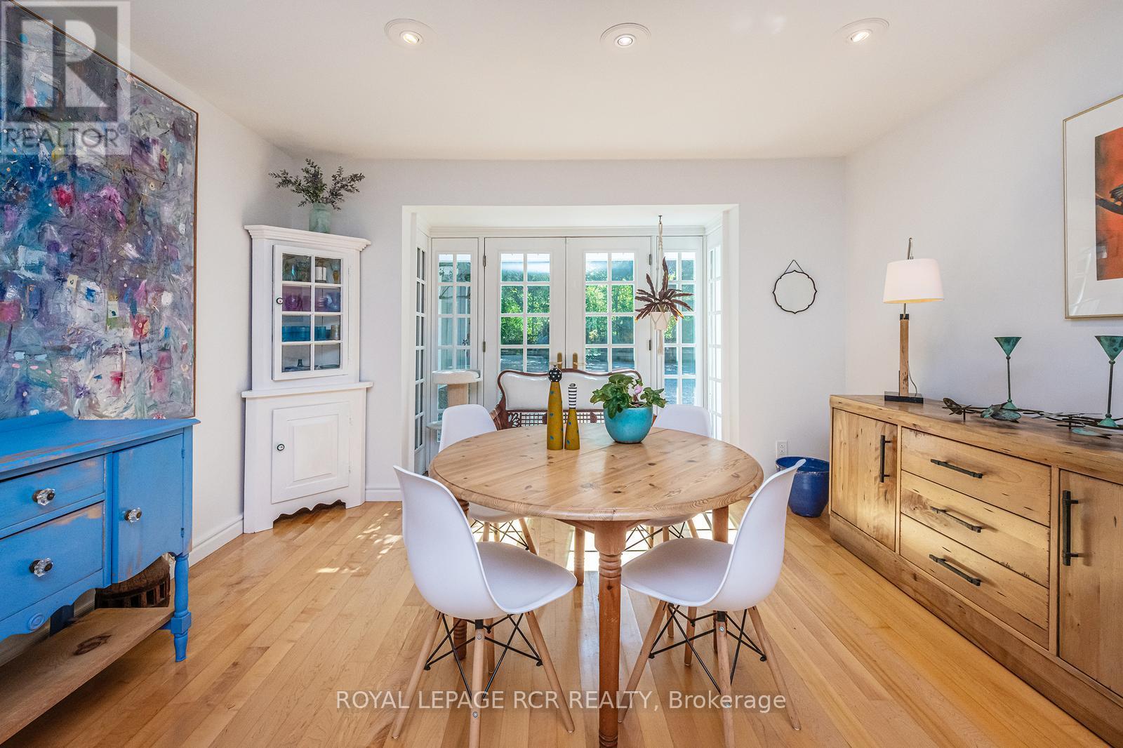 114 KENNEDY ROAD - 13