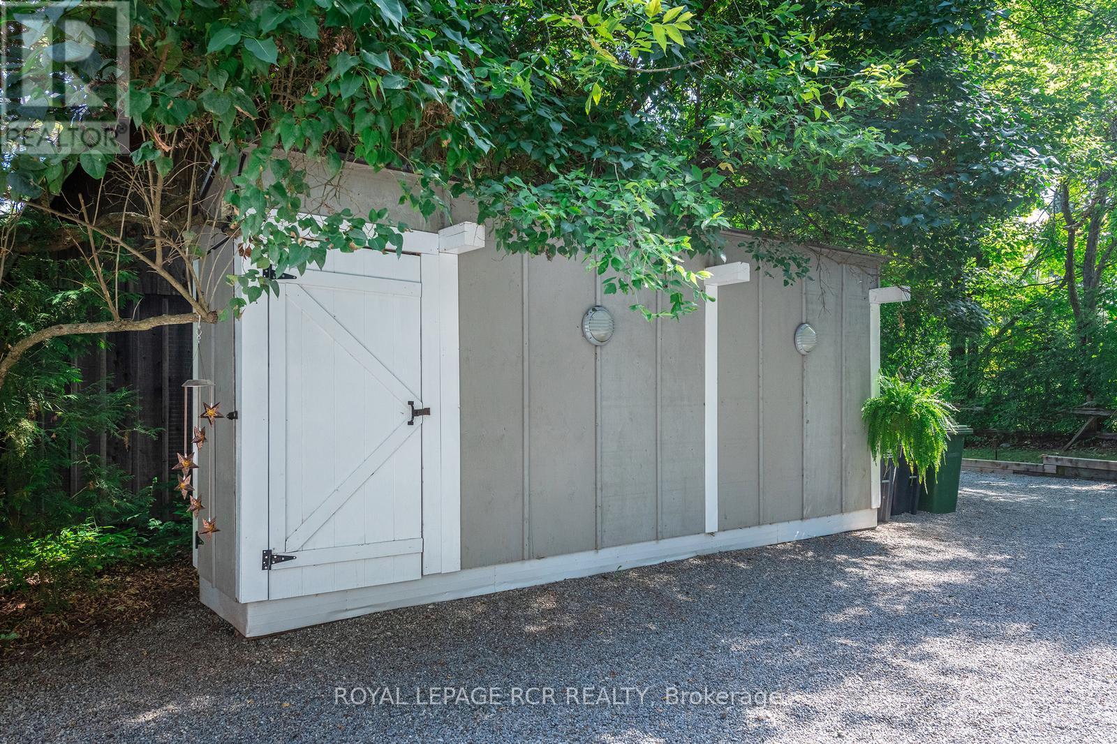 114 KENNEDY ROAD - 27