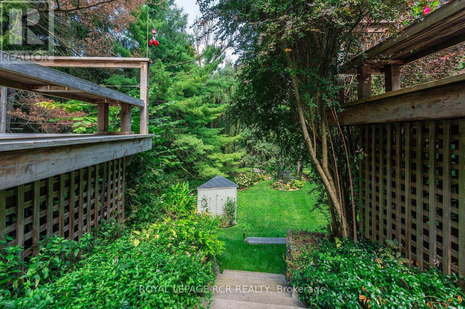 114 KENNEDY ROAD - 35