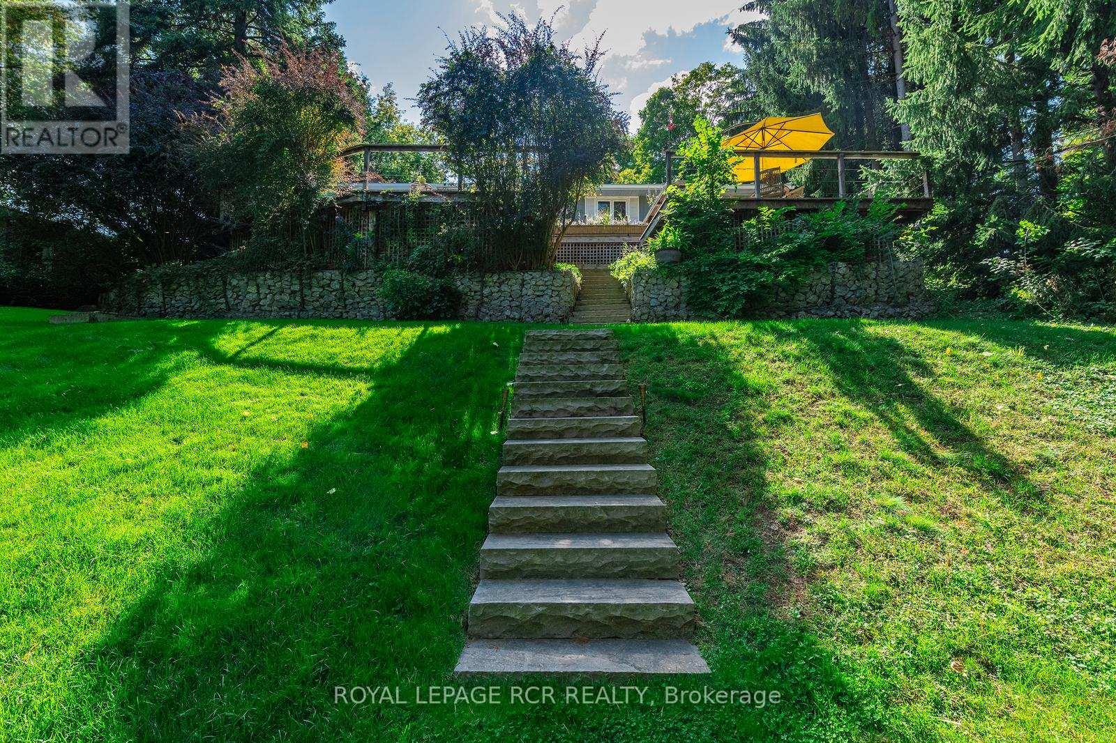 114 KENNEDY ROAD - 36