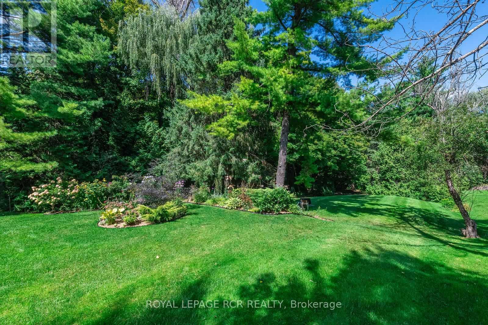 114 KENNEDY ROAD - 38