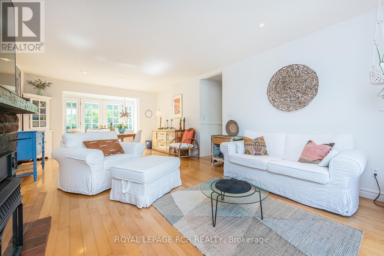 114 KENNEDY ROAD - 9