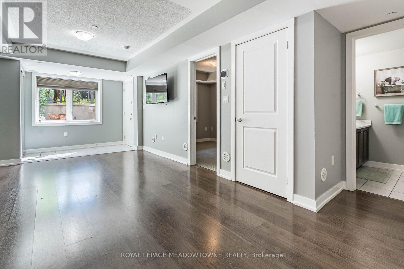 #311 6 DRUMMOND STREET - 20