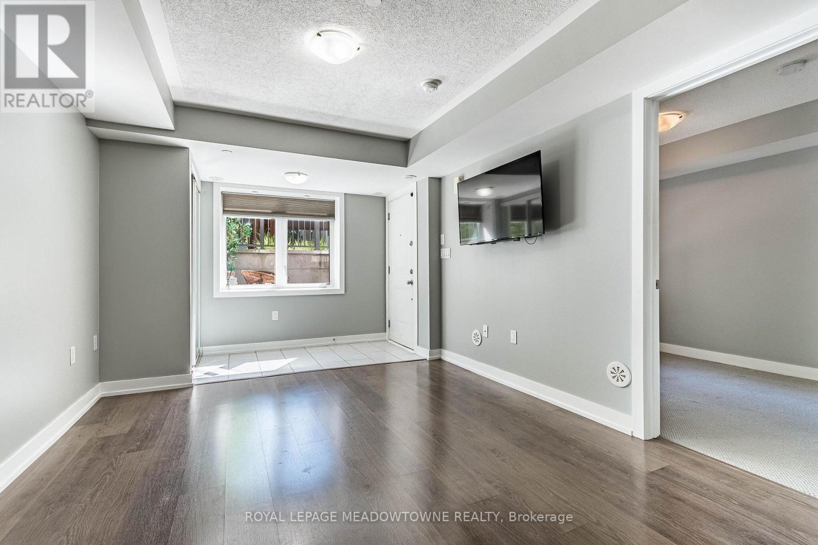 #311 6 DRUMMOND STREET - 21
