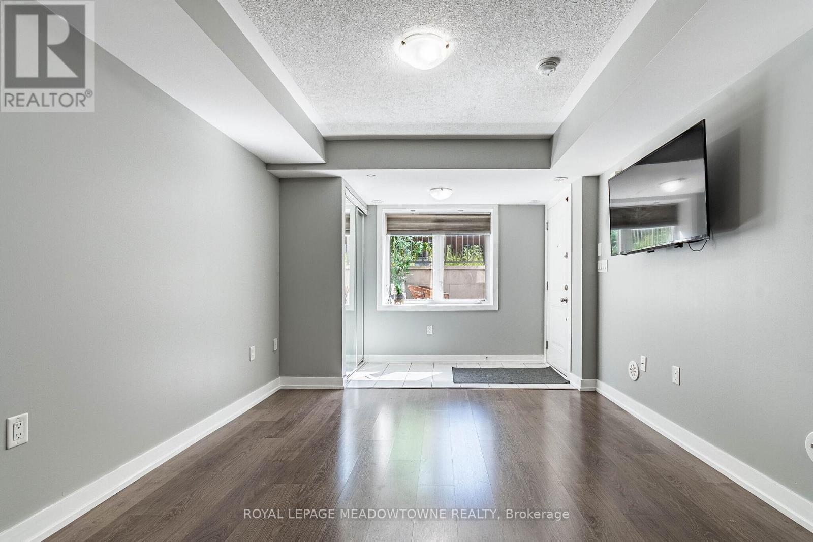 #311 6 DRUMMOND STREET - 23