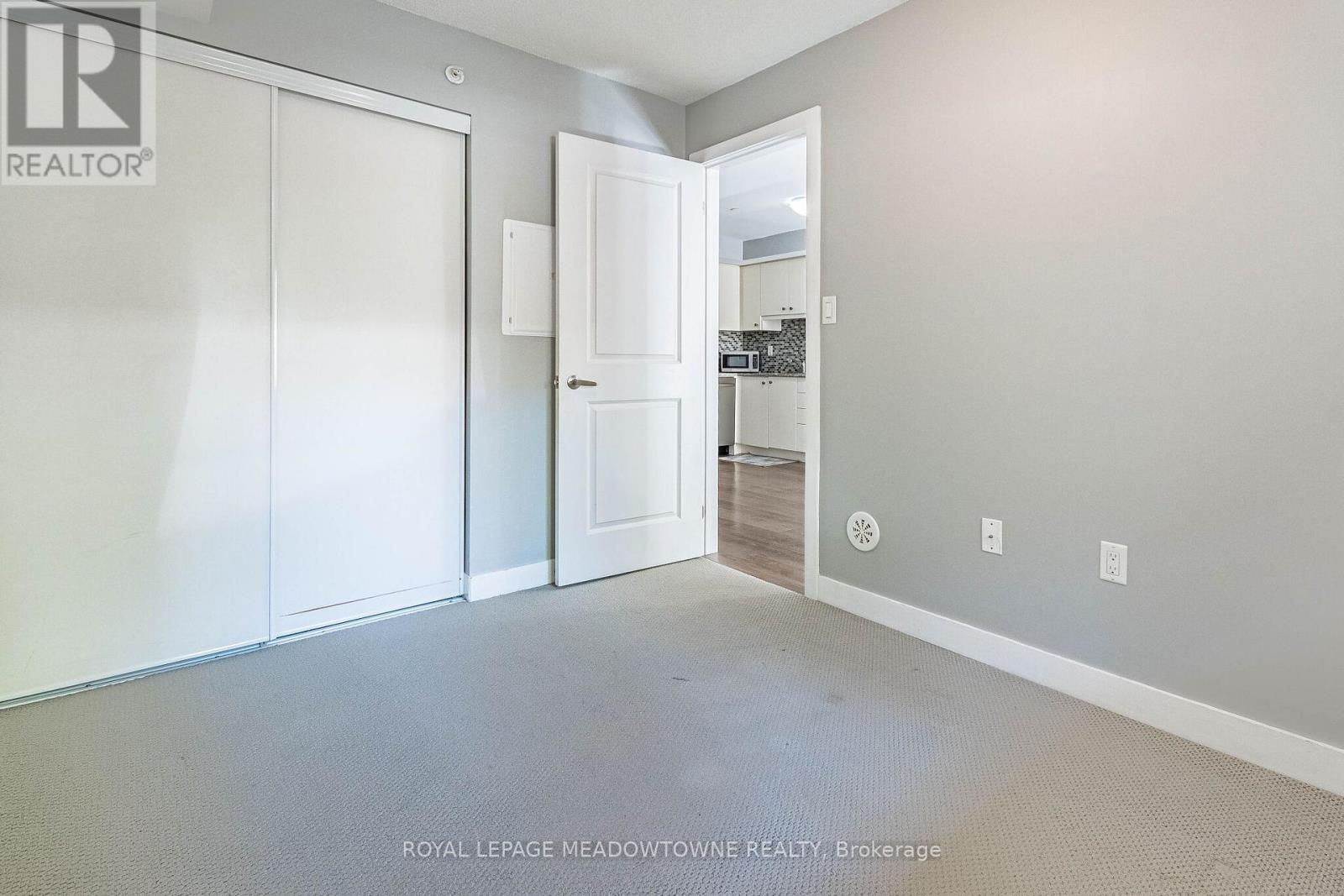 #311 6 DRUMMOND STREET - 28