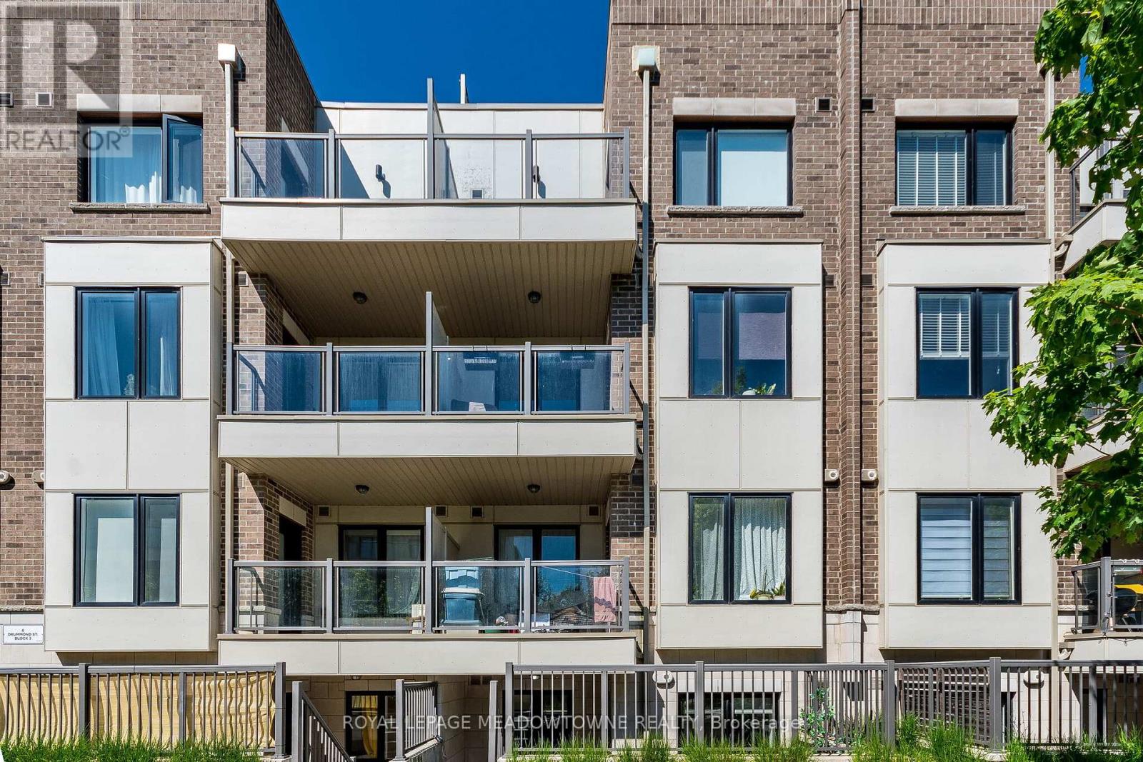 #311 6 DRUMMOND STREET - 3