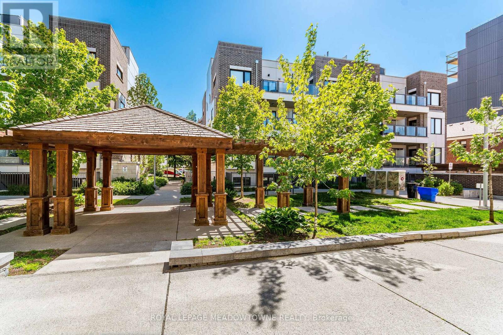 #311 6 DRUMMOND STREET - 5