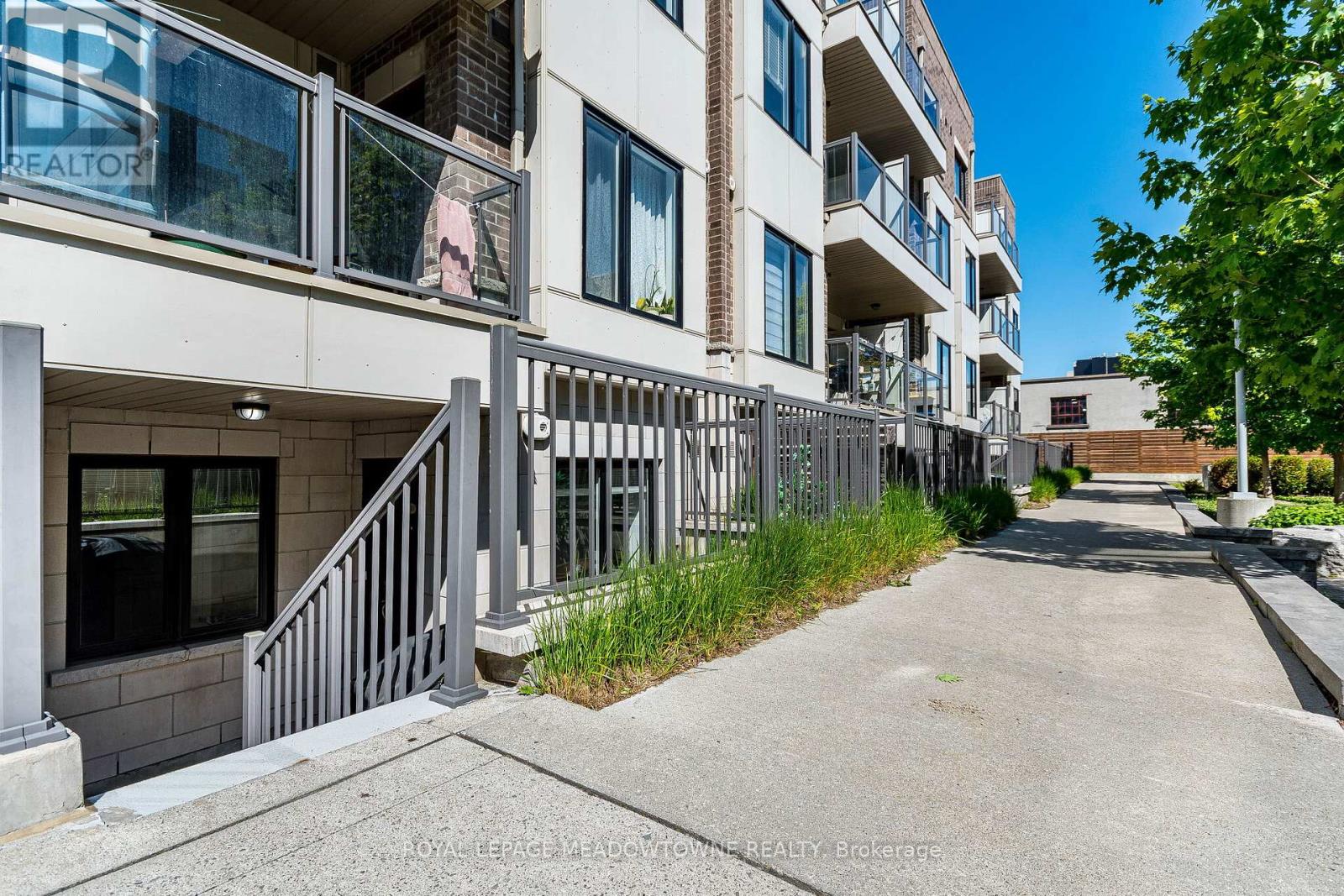 #311 6 DRUMMOND STREET - 8