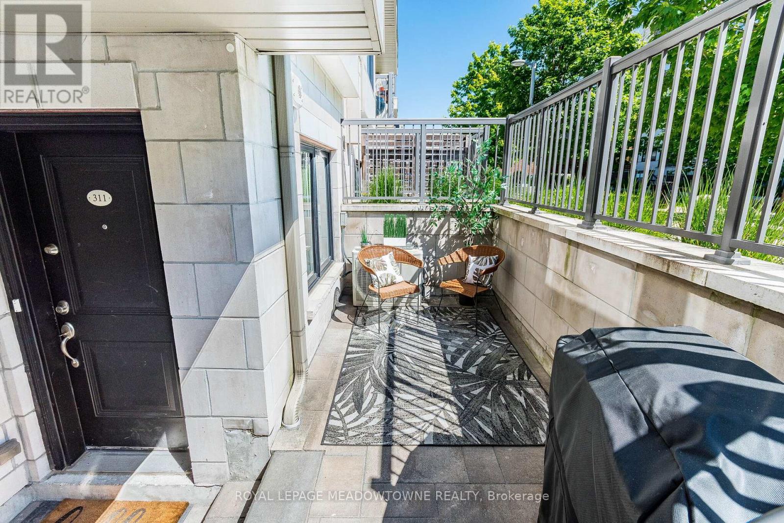 #311 6 DRUMMOND STREET - 9