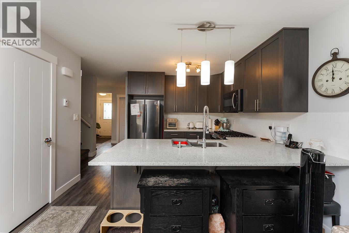 #704 6798 WESTGATE AVENUE - 12