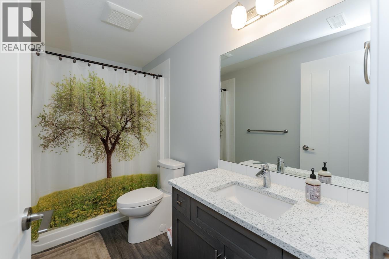 #704 6798 WESTGATE AVENUE - 25