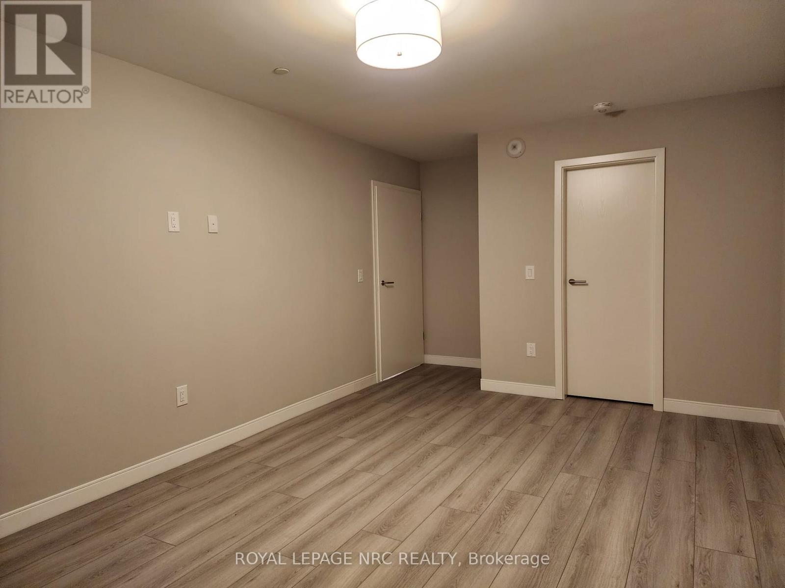 #204 118 WEST STREET - 23