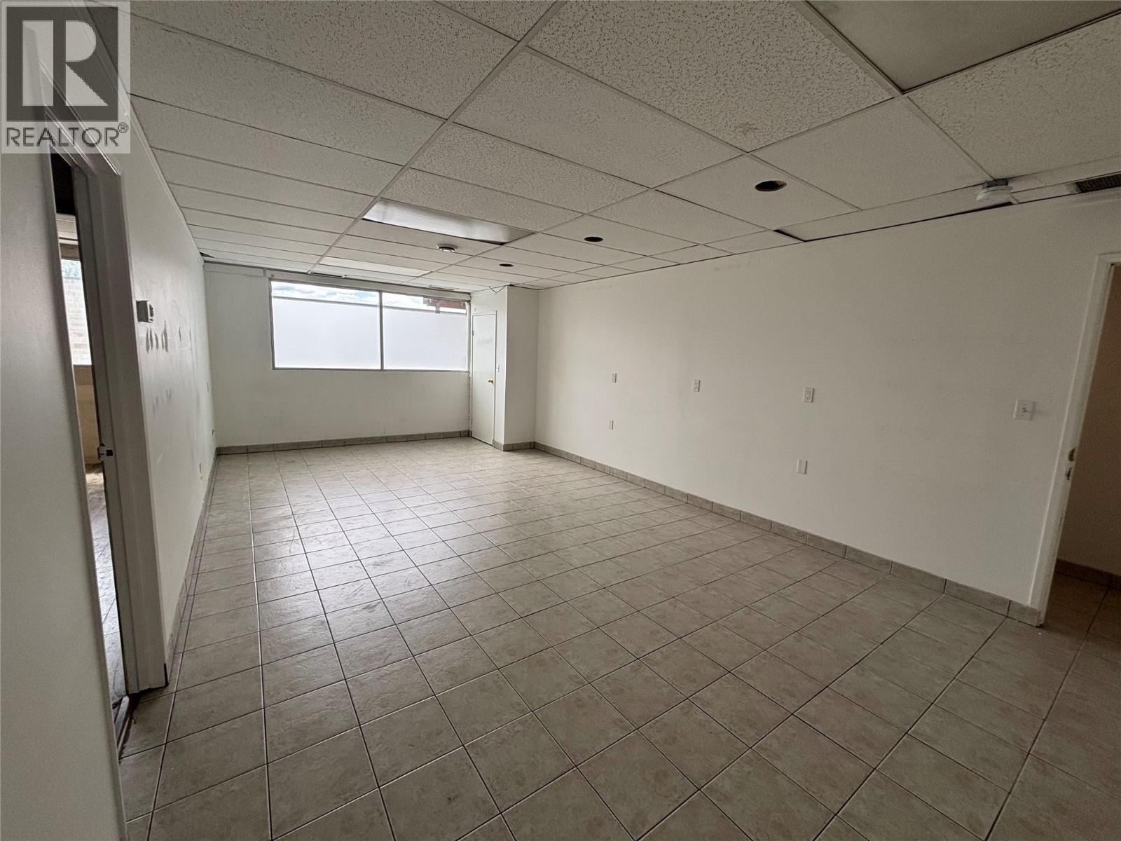 2810 48 Avenue Unit# B, Vernon — photo 2
