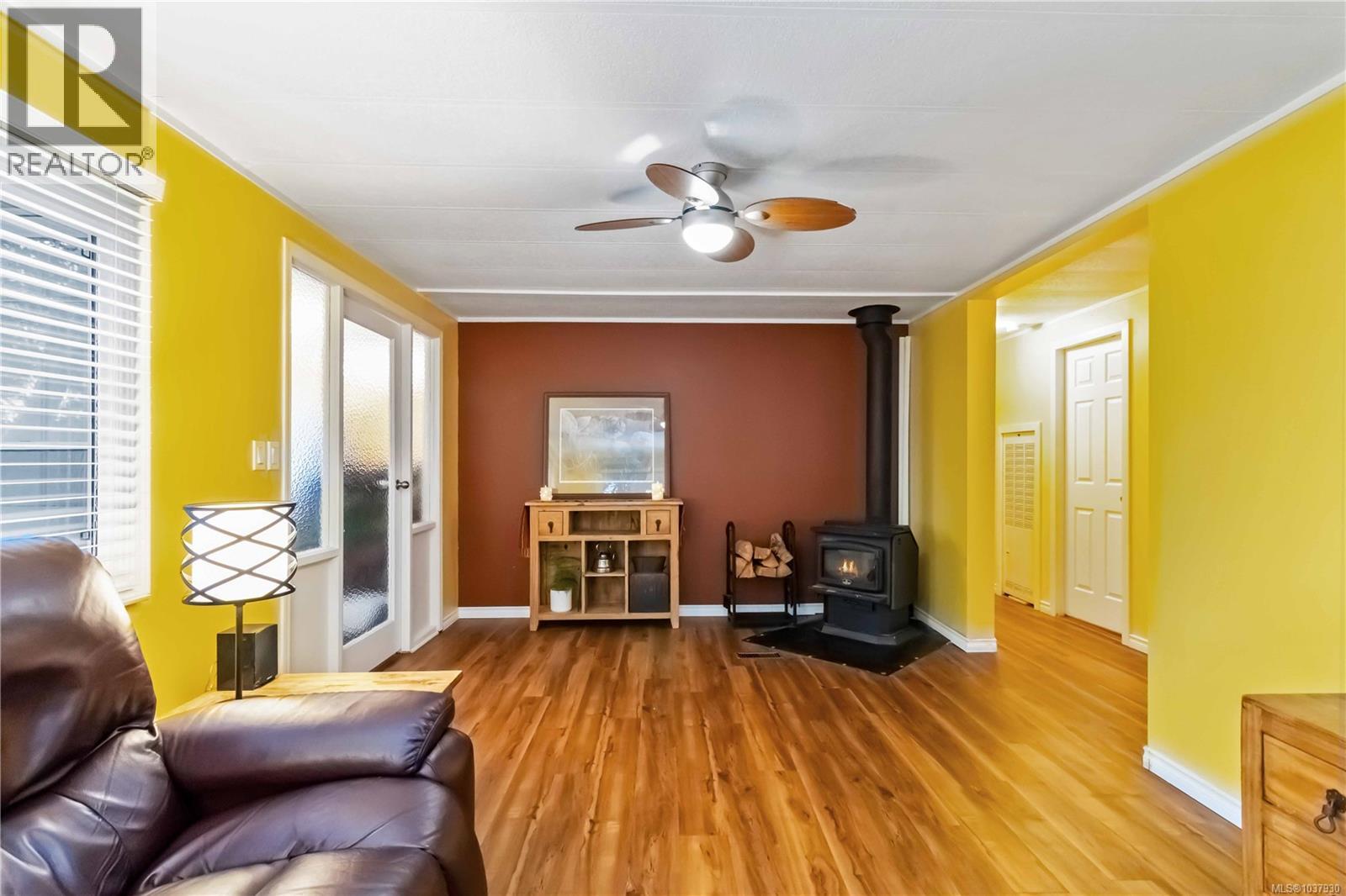 #4 5838 Blythwood Rd - 19