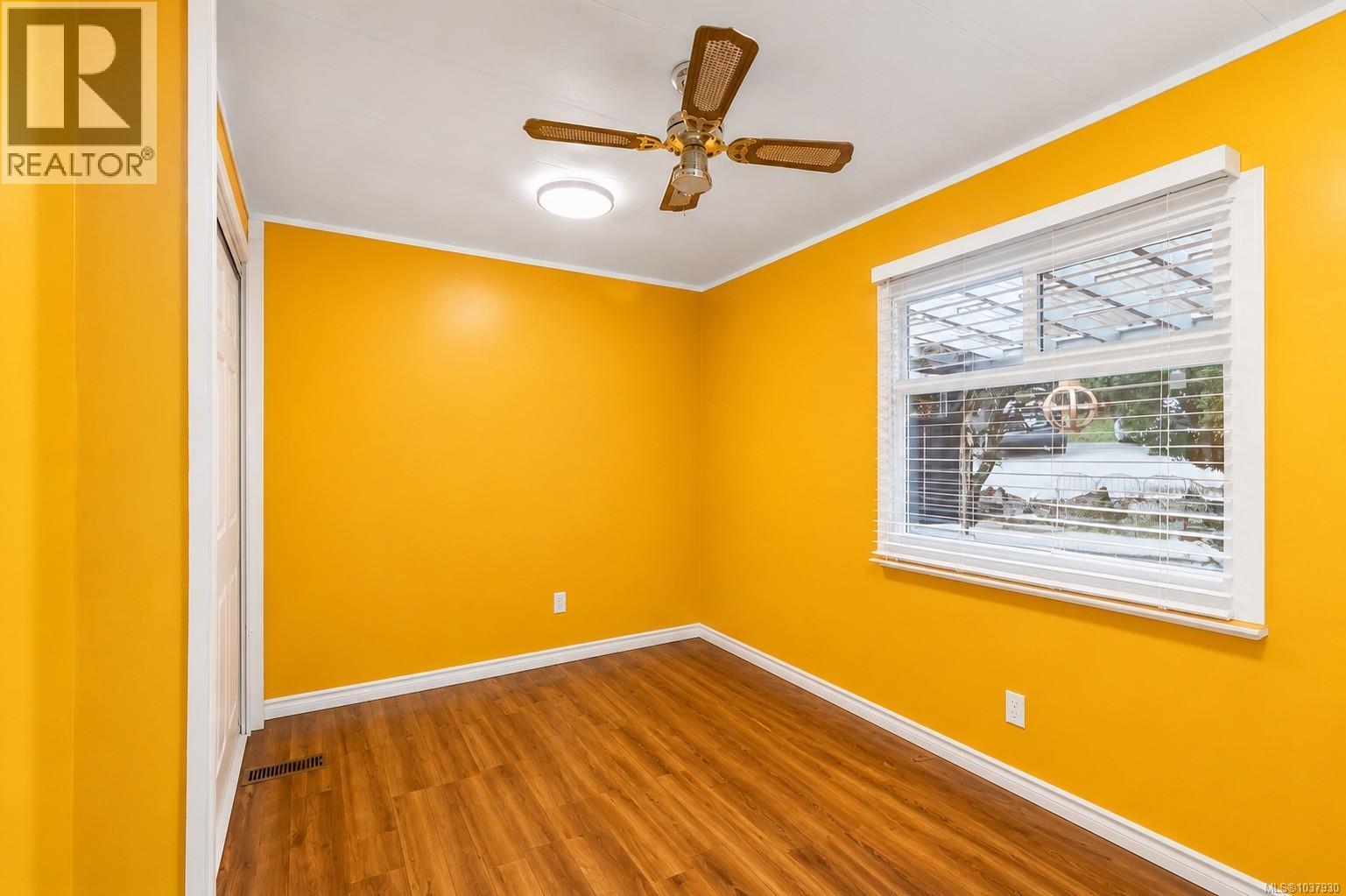 #4 5838 Blythwood Rd - 29
