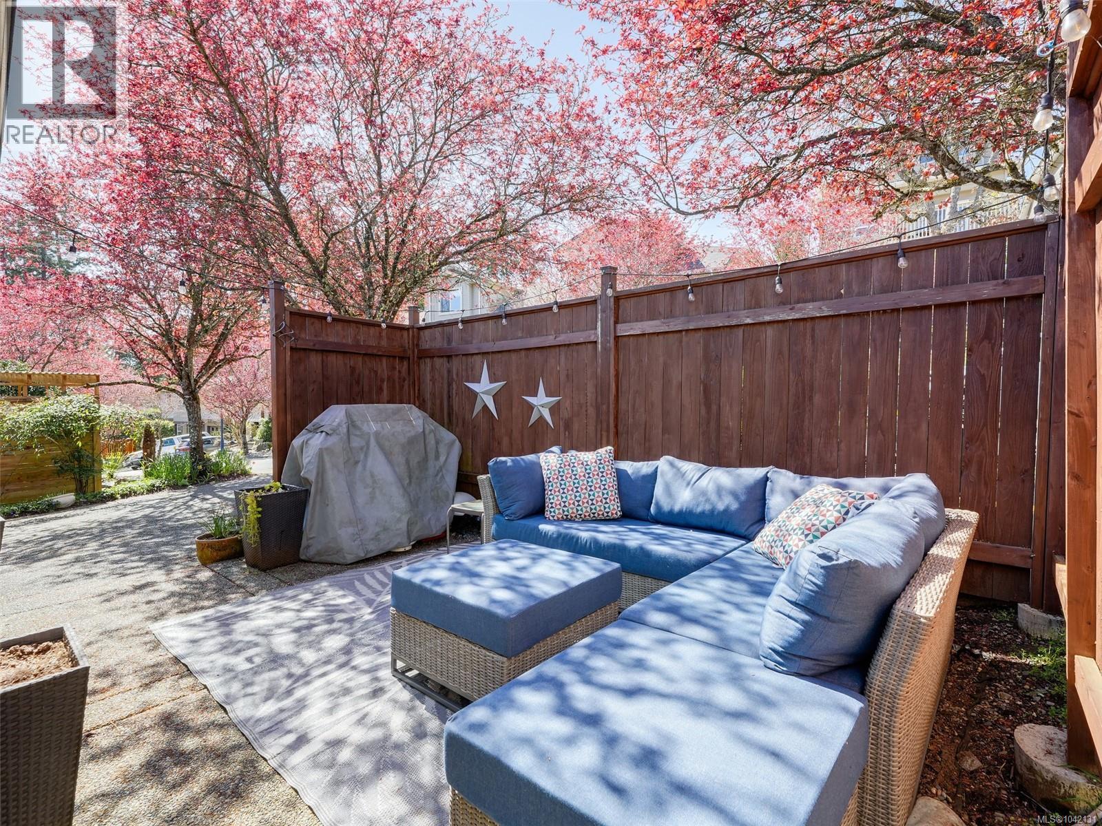 515 Selwyn Falls Dr - 2