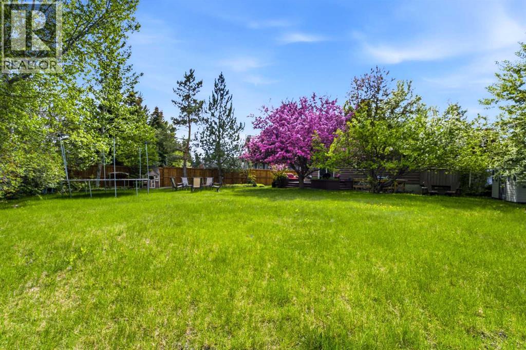 36 Varsity Estates Court NW - 22
