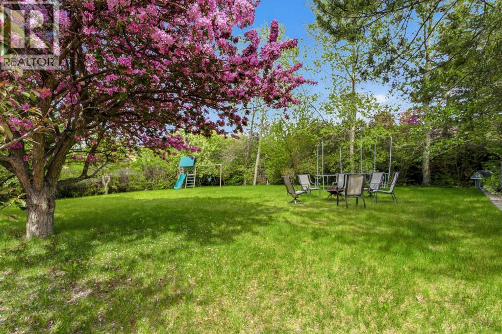 36 Varsity Estates Court NW - 20